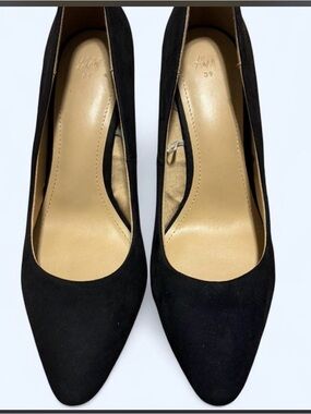 H&M Black Pointed Suede Pumps